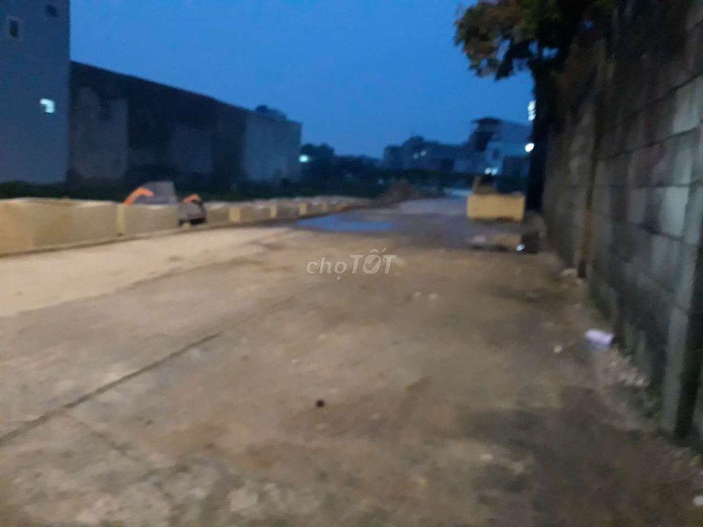 7 x 20 ( 2 Mặt Tiền ) Đường Đang Trải Nhựa Gần Chợ Gà, Trần Quang Cơ