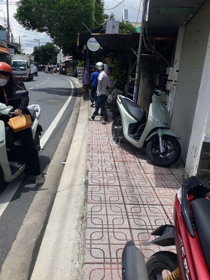 Khó Tin 👉 220 m2 Nhà Mặt Tiền 1 Lầu Có 4 Phòng Trọ Giá Như Trong Hẻm