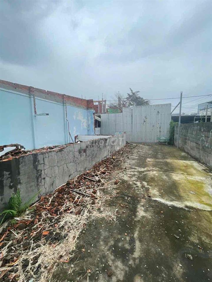 Cần bán đất Full thổ 181m2 ngay chợ
