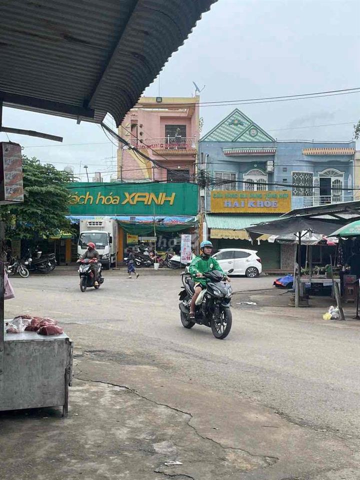 Cần bán đất Full thổ 181m2 ngay chợ