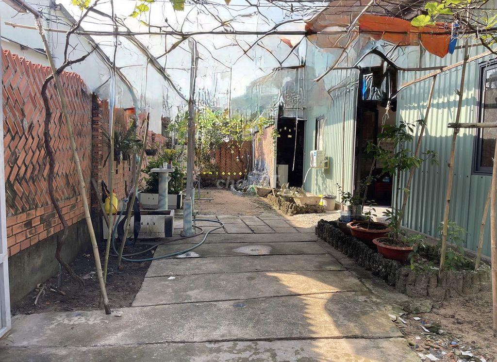 Bán đất tặng nhà