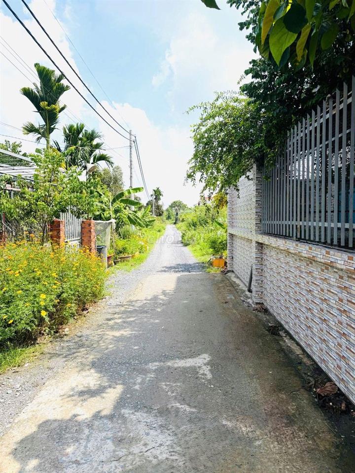 BÁN GẤP ĐẤT LỚN GẦN TRUNG TÂM CỦ CHI VÀ TRUNG TÂM BÌNH DƯƠNG