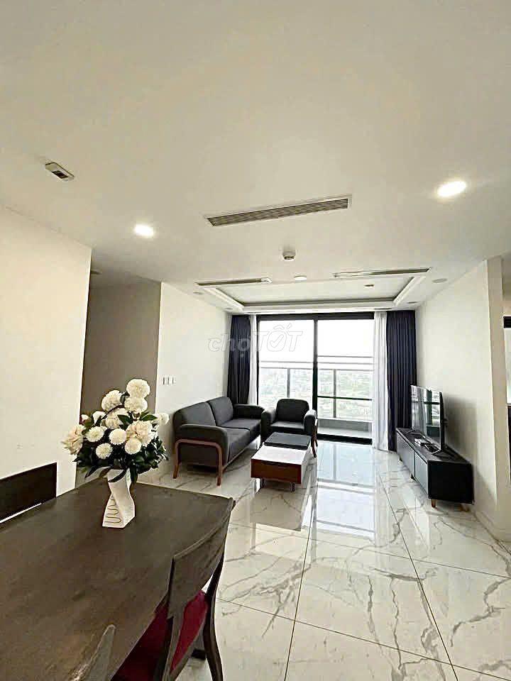 Lê Quang Định/2,2 tỷ góc hồ bơi 53m2/ ở liền SHR/bank 70%/NT mới 