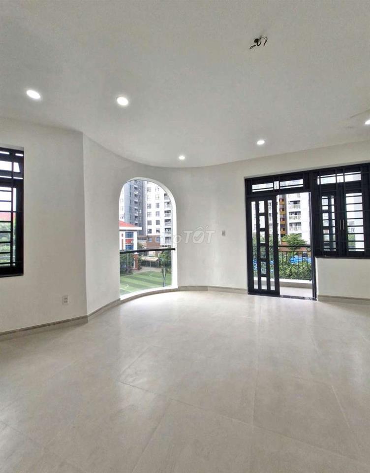 Chỉ còn 17.5 tỷ cho căn biệt thự ngay khu Sài Gòn Coop ,dt 150m2, HH2%
