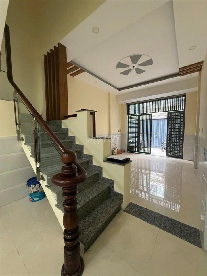Bán nhà hẻm xe hơi Dương Quảng Hàm, p5, q. gò vấp, dt 4x11, 1 lầu, 2pn