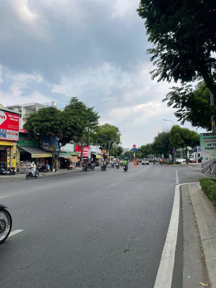 Bán lô đất mặt tiền đường Nguyễn Oanh, P 17, dt 4x25m, giá 15 tỷ