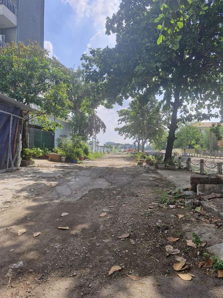 BÁN ĐẤT GÓC 2MT Đường số 30- P6, 1 trục thẳng ra bờ kênh tham lương