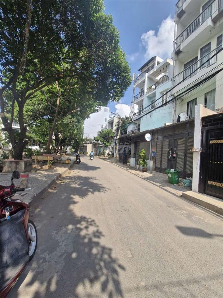 BÁN ĐẤT GÓC 2MT Đường số 30- P6, 1 trục thẳng ra bờ kênh tham lương