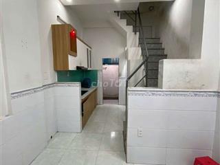 Nhà 2 lầu, 2PN, 2WC, đường 20, Hiệp Bình Chánh Thủ đức, giá 8tr5/th