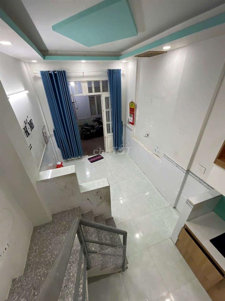 Nhà 2 lầu, 2PN, 2WC, đường 20, Hiệp Bình Chánh Thủ đức, giá 8tr5/th