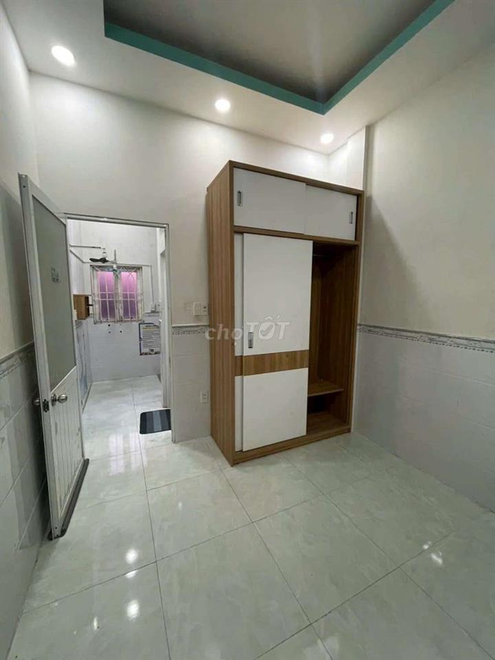 Nhà 2 lầu, 2PN, 2WC, đường 20, Hiệp Bình Chánh Thủ đức, giá 8tr5/th