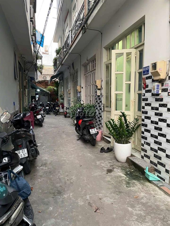 Nhà 2 lầu, 2PN, 2WC, đường 20, Hiệp Bình Chánh Thủ đức, giá 8tr5/th