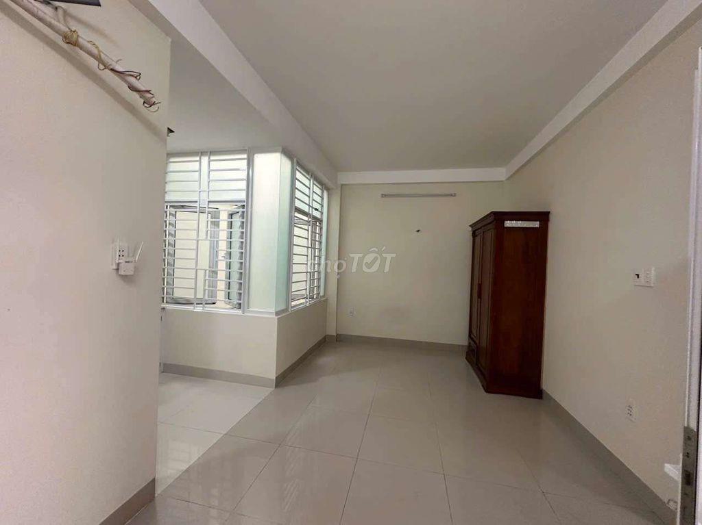 Phòng gần công viên văn hóa gò vấp, Dương Quảng Hàm, p6, giá 3tr5/th