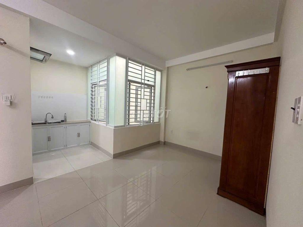 Phòng gần công viên văn hóa gò vấp, Dương Quảng Hàm, p6, giá 3tr5/th