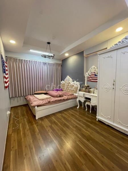 Bán nhanh căn Pegasuite Q8 70m2 2PN-2WC giá 2 Tỷ 150