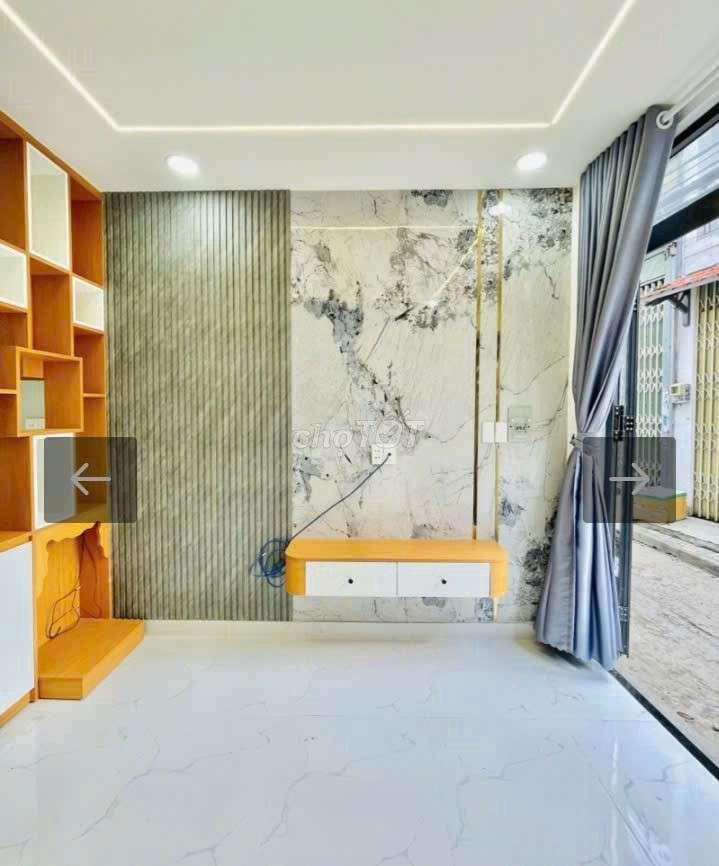NHÀ ĐẸP Ở NGAY _HẺM XE TẢI THÔNG 