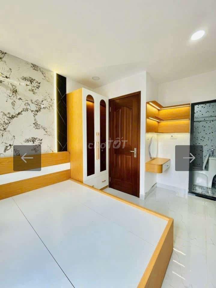 NHÀ ĐẸP Ở NGAY _HẺM XE TẢI THÔNG 