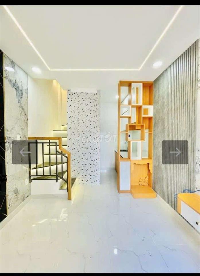 NHÀ ĐẸP Ở NGAY _HẺM XE TẢI THÔNG 