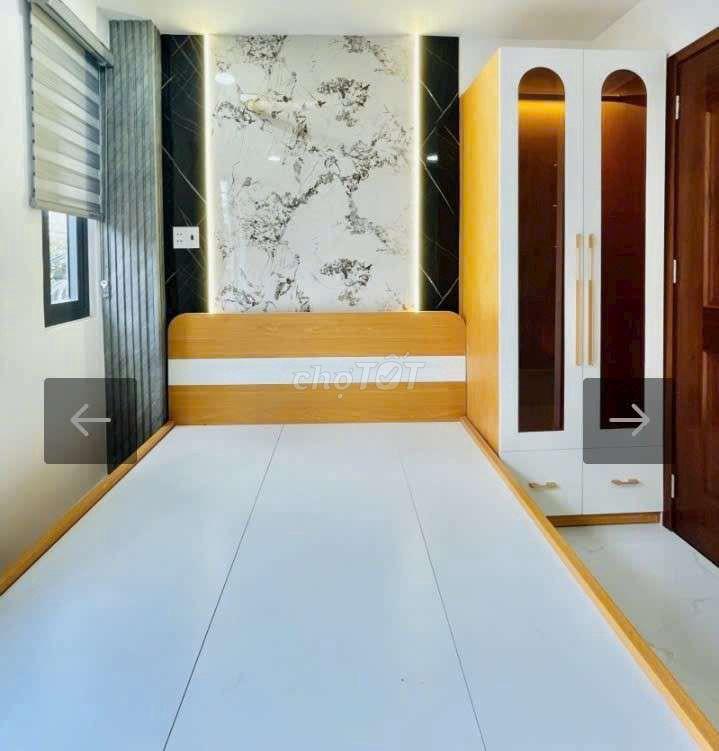 NHÀ ĐẸP Ở NGAY _HẺM XE TẢI THÔNG 