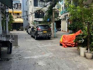 NHÀ XINH 3 TẦNG _ XE HƠI ĐỔ CỬA