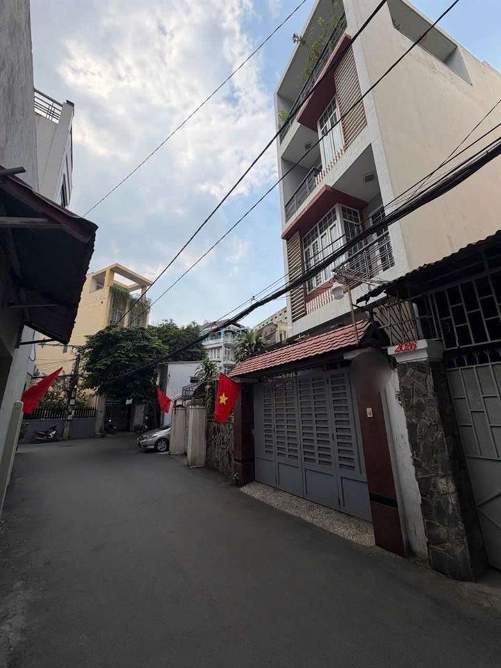 NHÀ ĐẸP HẺM XE TẢI 