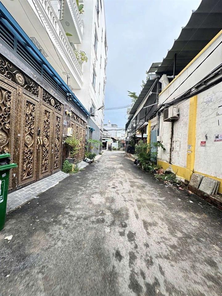 căn nhà 2 lầu diện tích đẹp giá quá hly ace