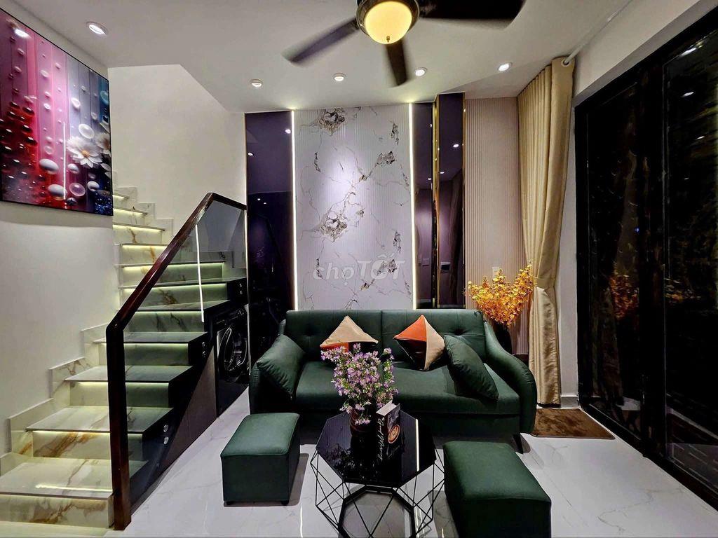 Nhà đẹp sát đường Quang Trung Ngã 5 khu nhà cao tầng