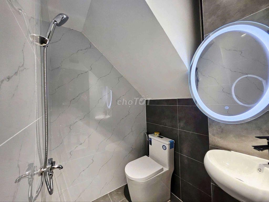 Nhà đẹp sát đường Quang Trung Ngã 5 khu nhà cao tầng