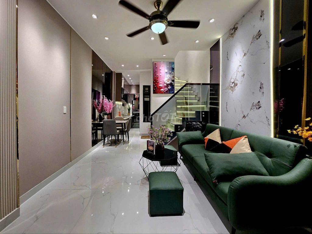 Nhà đẹp sát đường Quang Trung Ngã 5 khu nhà cao tầng