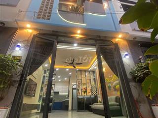 căn nhà 3phong ngủ với đầy đủ nội thất 