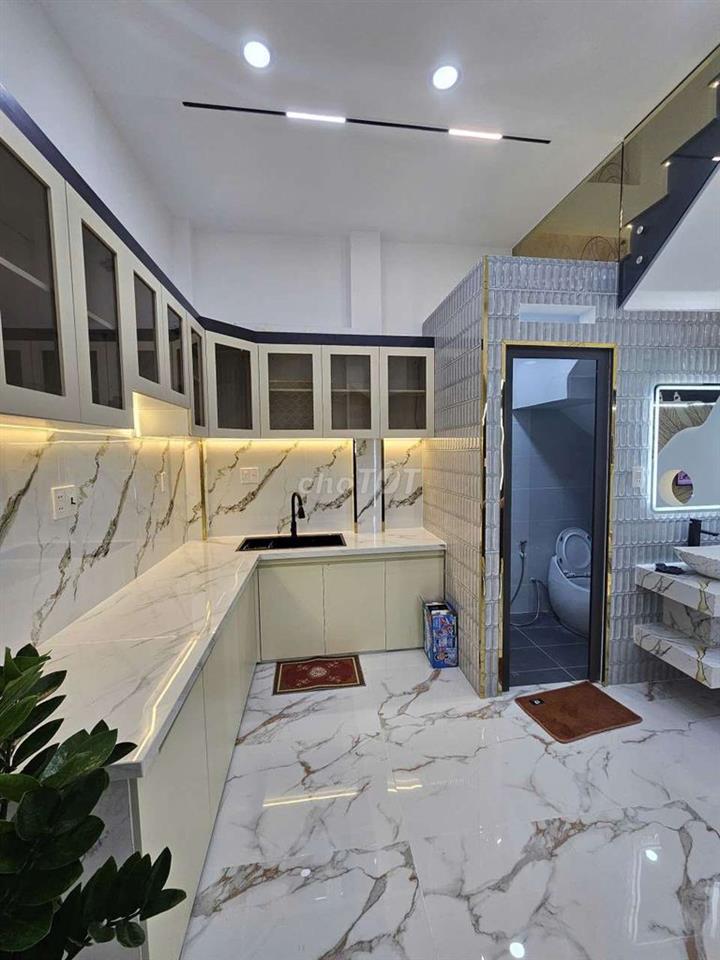 nhà hẻm xe hơi 2 lầu nhà mới