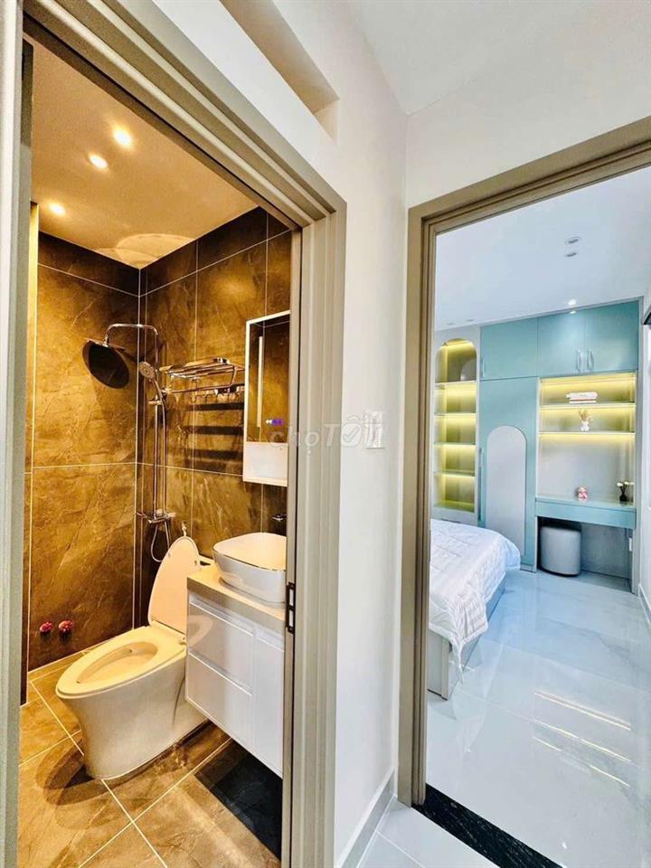 căn nhà mới xây vị trí chợ trường học xung quanh rất tiện ích