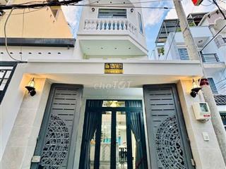 căn nhà mới xây vị trí chợ trường học xung quanh rất tiện ích