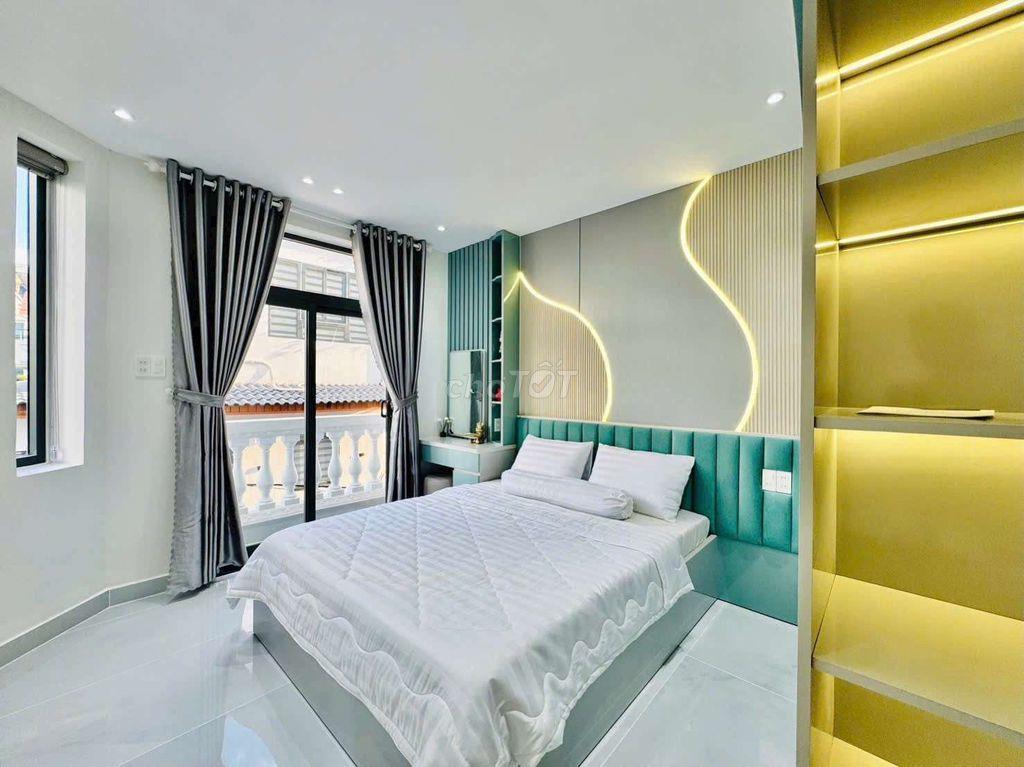 căn nhà mới xây vị trí chợ trường học xung quanh rất tiện ích