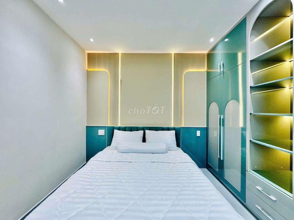 căn nhà mới xây vị trí chợ trường học xung quanh rất tiện ích