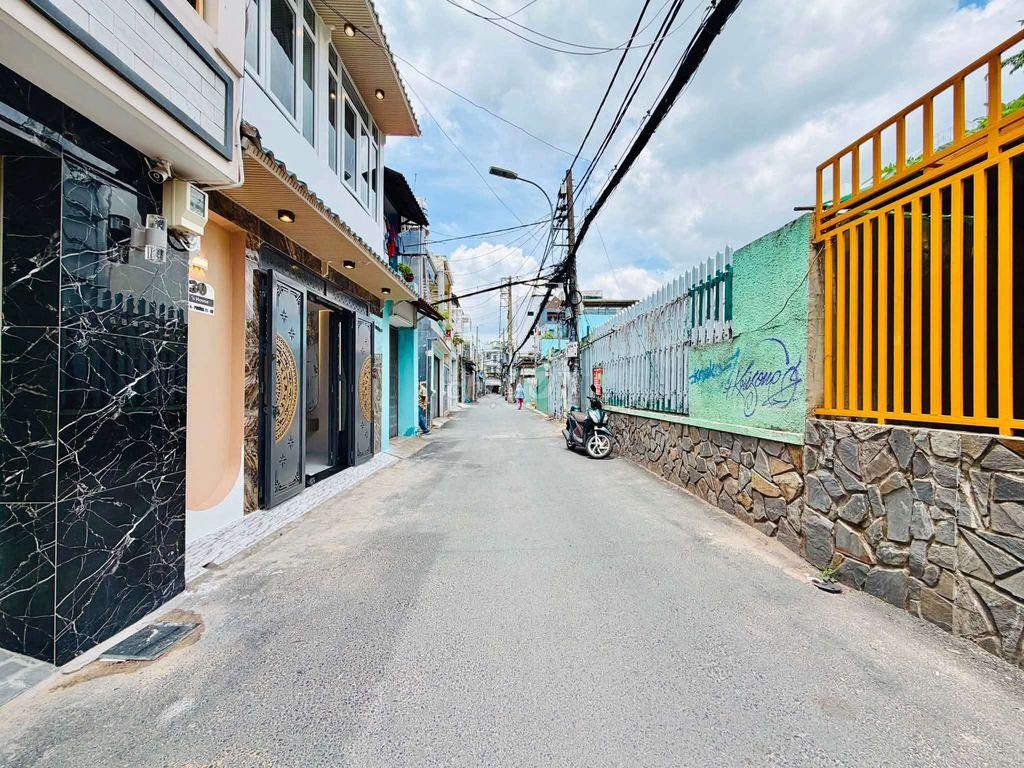 mặt tiền buôn bán có căn nhà mới tinh