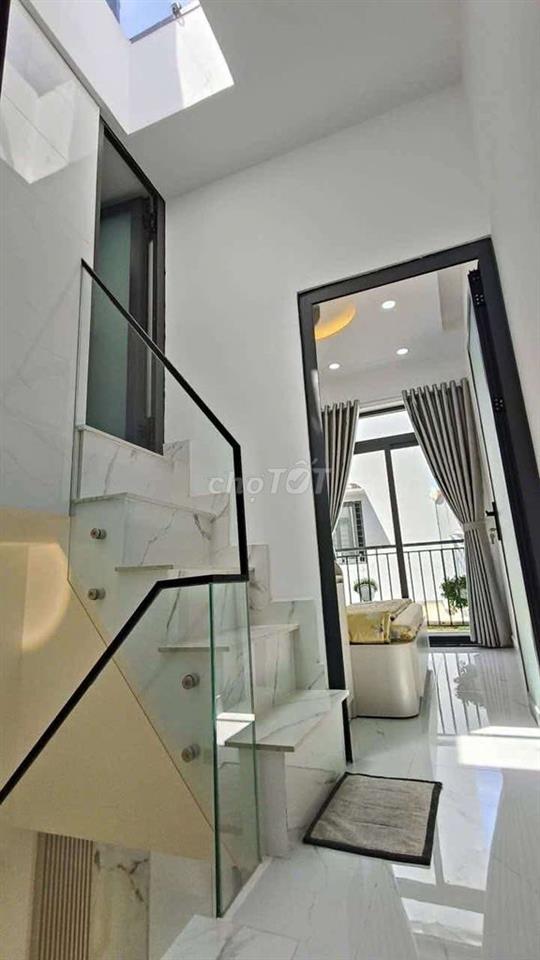 căn nhà hẻm ngay chợ khu cityland 