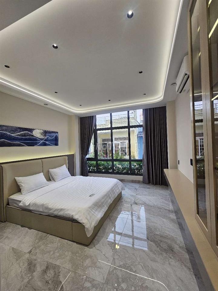 căn nhà đường xe hơi 1 trục mặt tiền vào