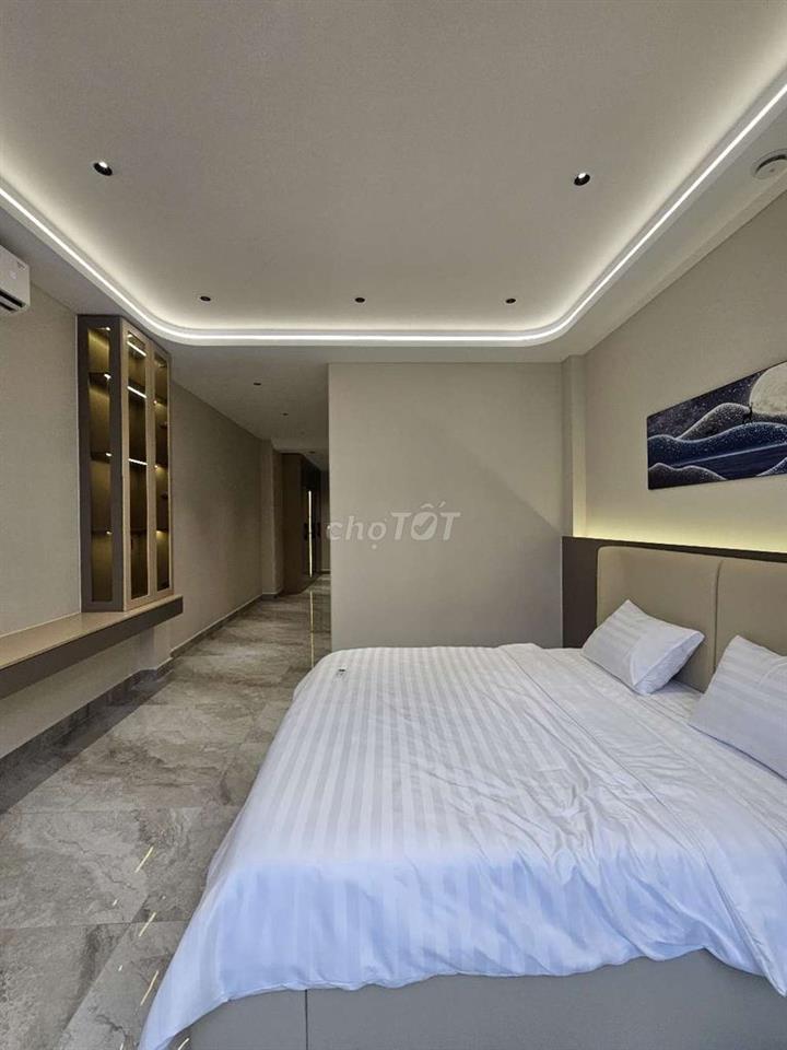 căn nhà đường xe hơi 1 trục mặt tiền vào