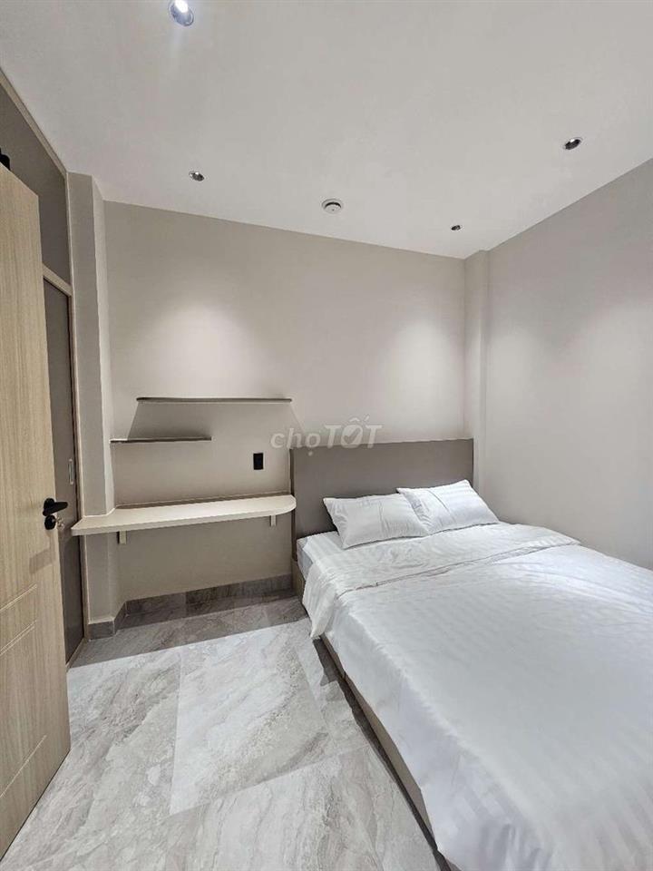 căn nhà đường xe hơi 1 trục mặt tiền vào
