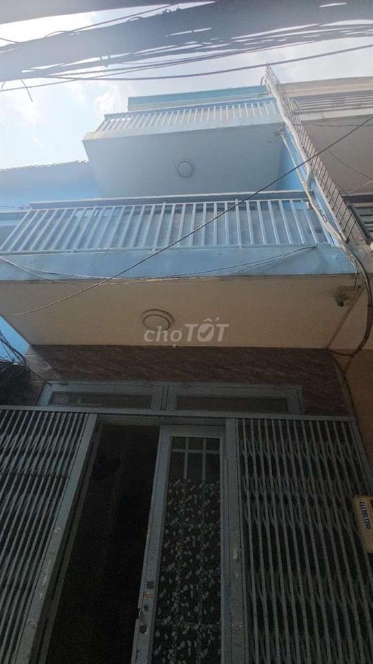 Căn nhà 2 làu sau căn mặt tiền