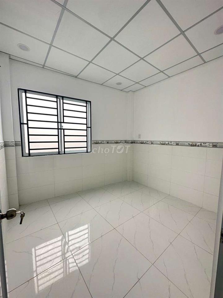 Căn nhà nhỏ hẻm xe hơi còn mới như hình