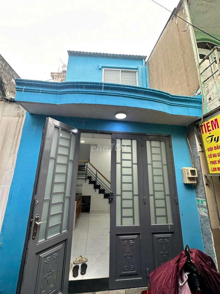 Căn nhà nhỏ hẻm xe hơi còn mới như hình