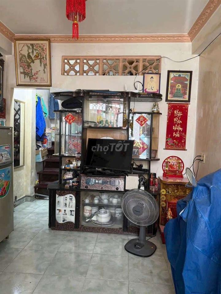 căn nhà 1 lầu - lững mà có 2ty620