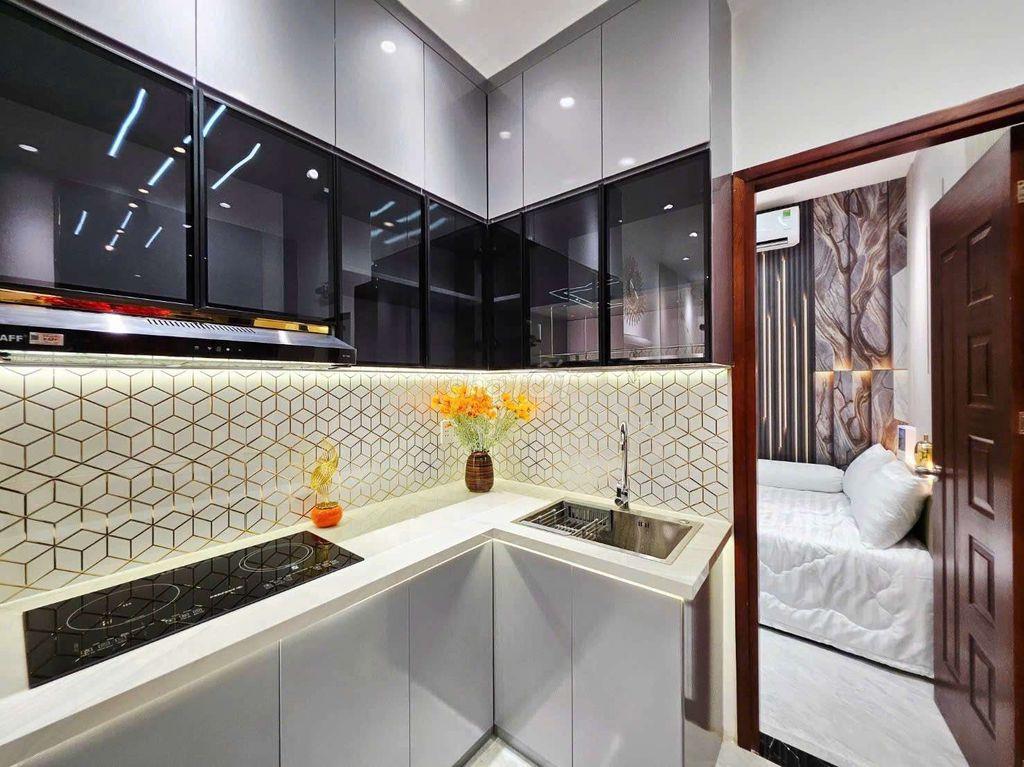 căn 3 phòng ngủ cách hẻm xe hơi 15m thoi hẻm thông
