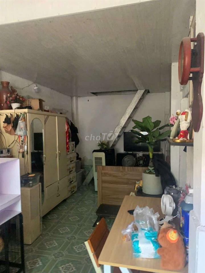 Nguyên căn mặt tiền hẻm đang làm nail, spa 