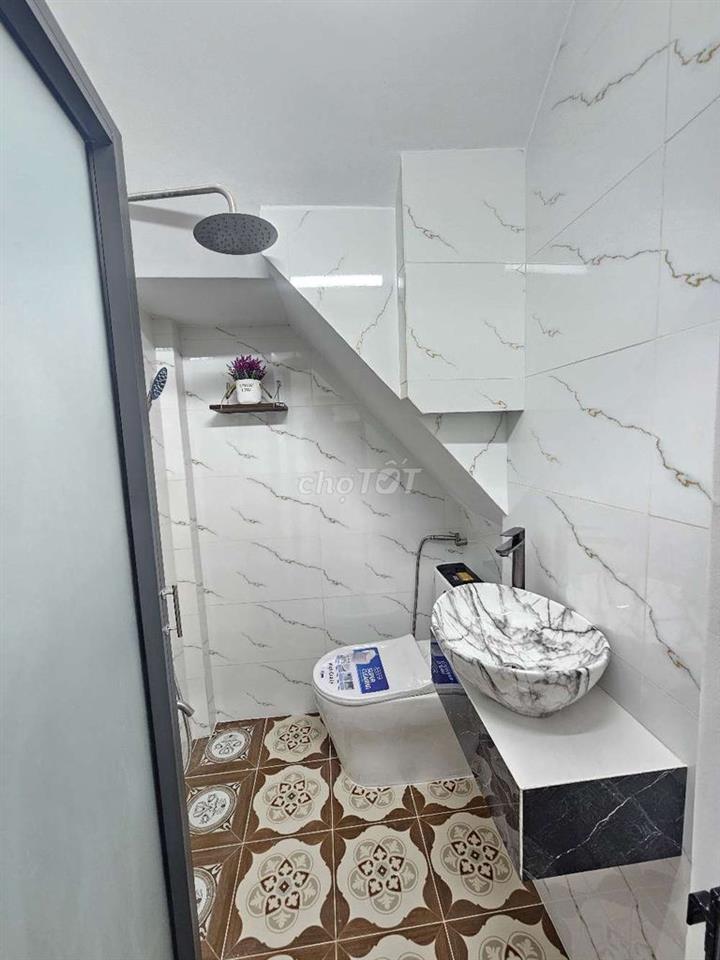 Căn nhà mới 2pn2wc sát đường lớn