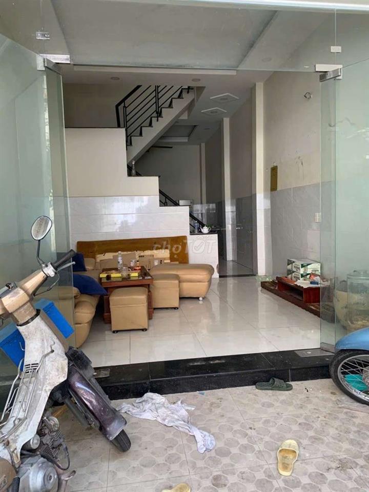 căn nhà 2 lầu vị trí đẹp ra Nguyễn Văn Lượng