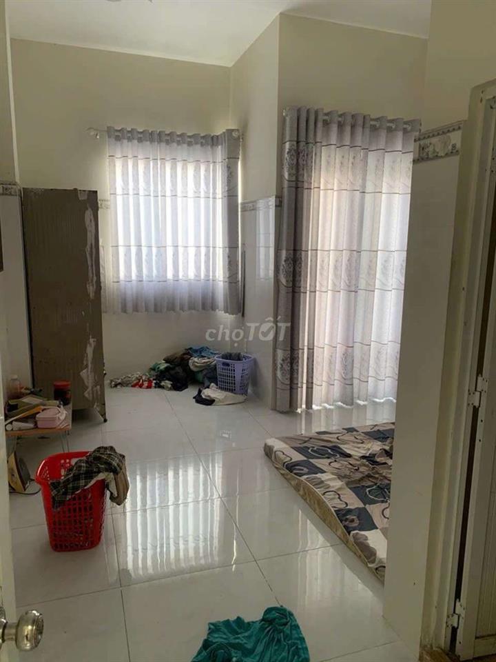 căn nhà 2 lầu vị trí đẹp ra Nguyễn Văn Lượng