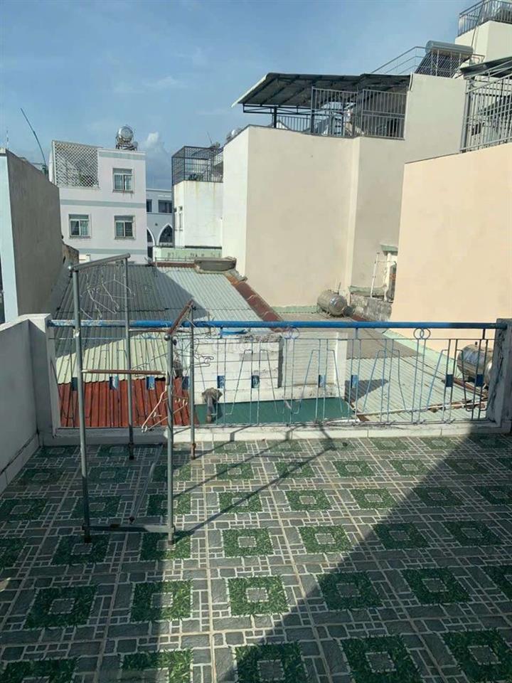 căn nhà 2 lầu vị trí đẹp ra Nguyễn Văn Lượng